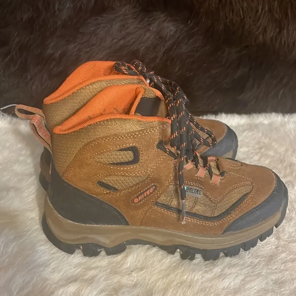 Hi-Tec hiking boots 3.5 (5342)